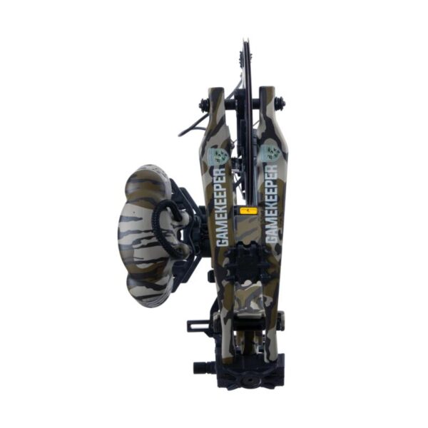 Bear Archery Compound Bow Gamekeeper Package RH 70#-27.0''-32.0')  80% Let Off Mossy Oak Bottomland Handle/Camo Limbs